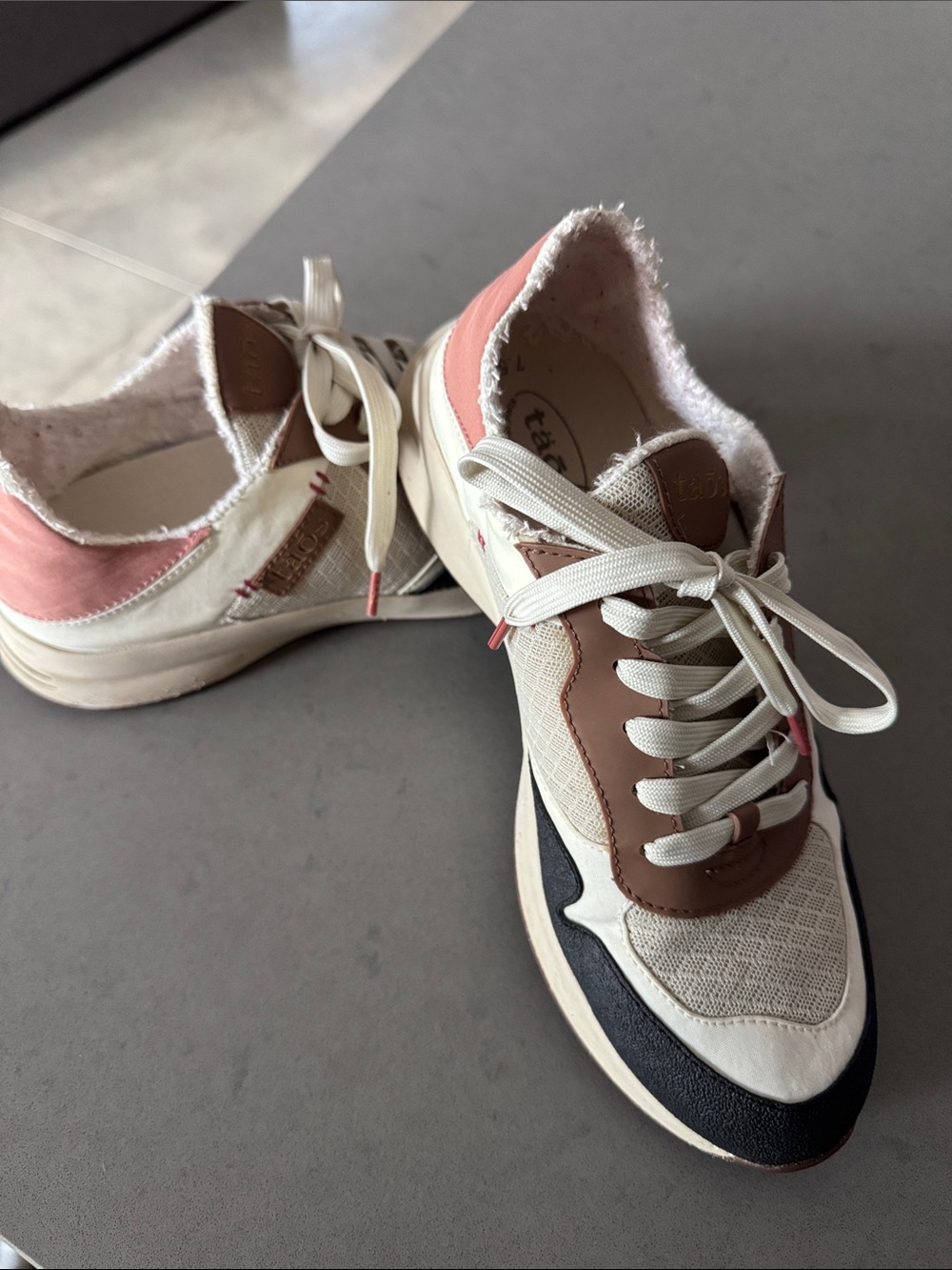 Taos Footwear Direction Colorblock Sneakers Pink Black Tan Size 7.5